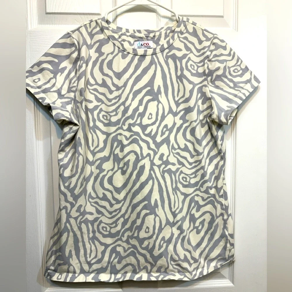 Gray and Cream Patterned T-Shirt - Picture 1 of 6